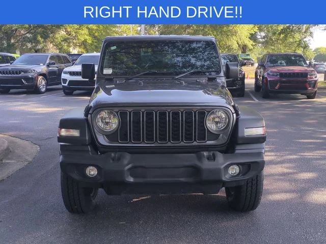 Used 2024 Gray Jeep Sport RHD image 8