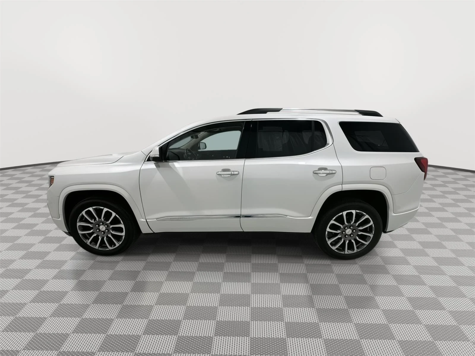Used 2021 GMC Acadia Denali with VIN 1GKKNXLS8MZ216152 for sale in Alexandria, Minnesota
