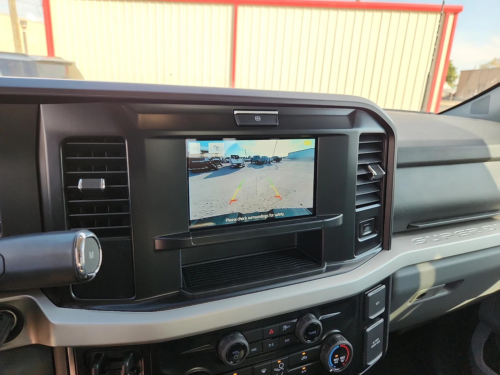 New 2027 Oxford White Ford XLT image 23