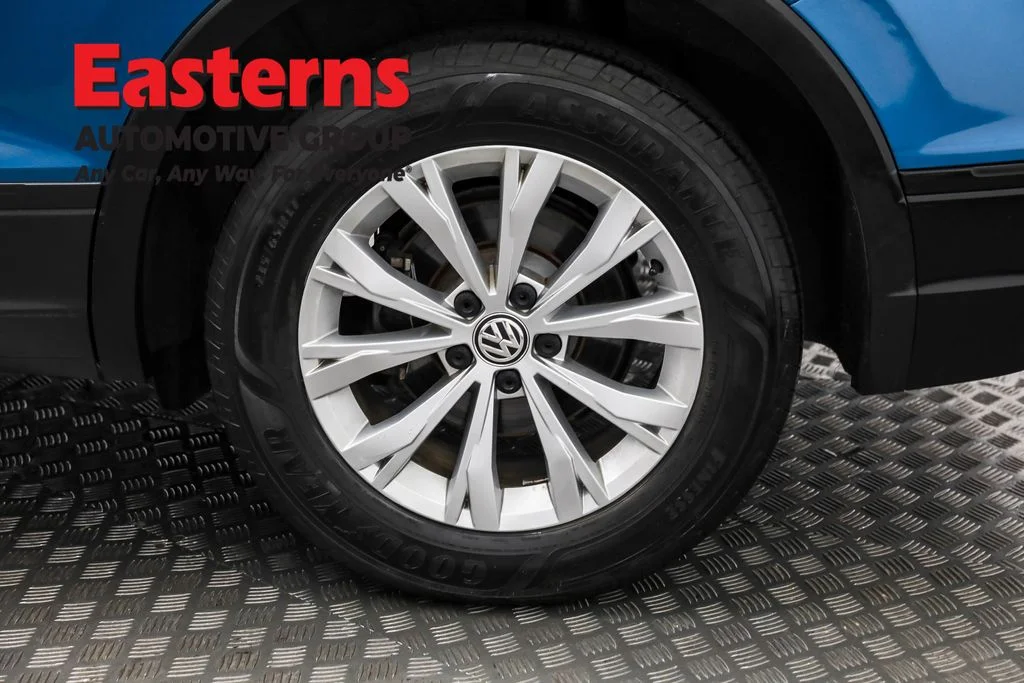 Used 2019 Blue Volkswagen 2.0T SE image 31