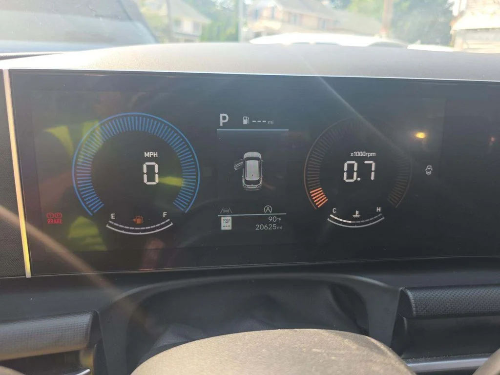 Certified Used 2025 Red Hyundai SEL image 3