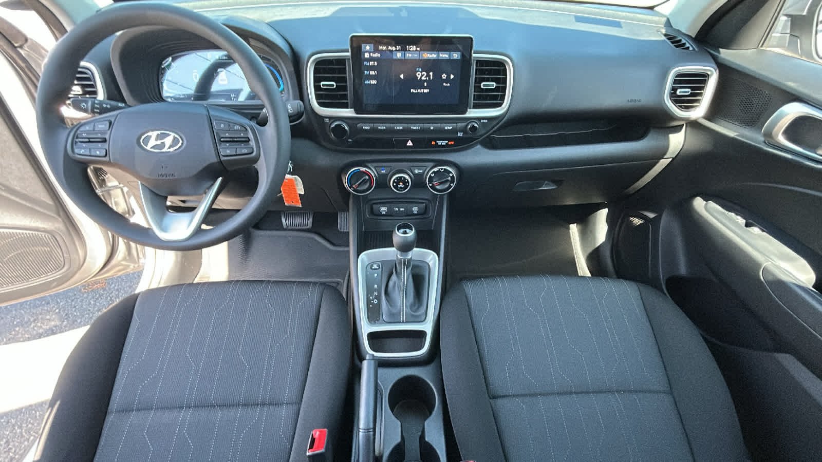 New 2026 Shimmering Silver Hyundai SE image 26