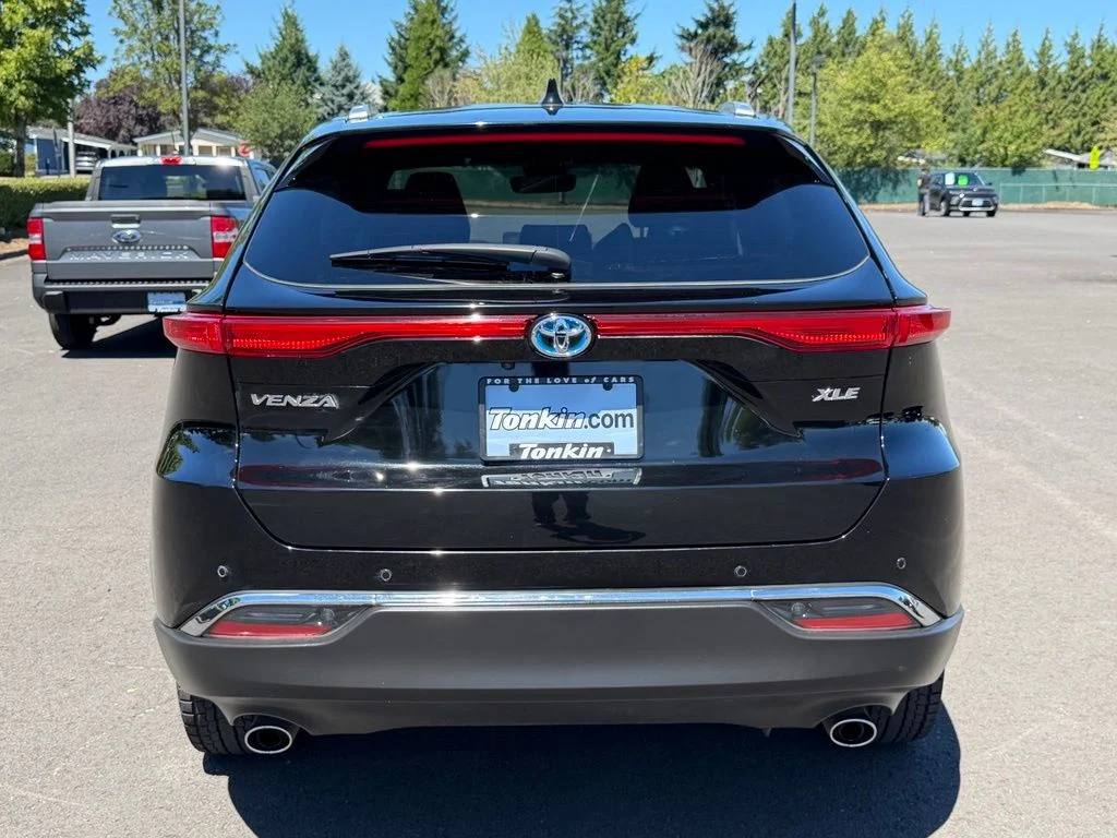 Used 2023 Black Toyota XLE image 7