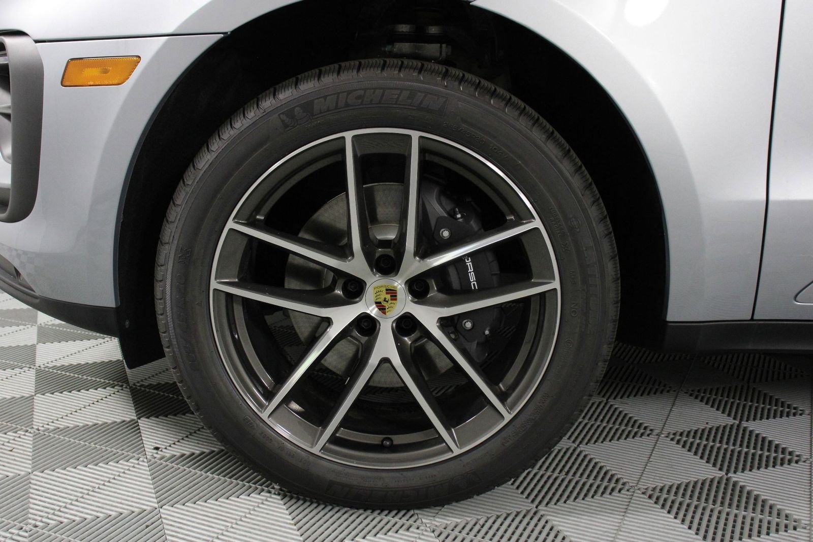 2026 Porsche Macan Base - Photo 17