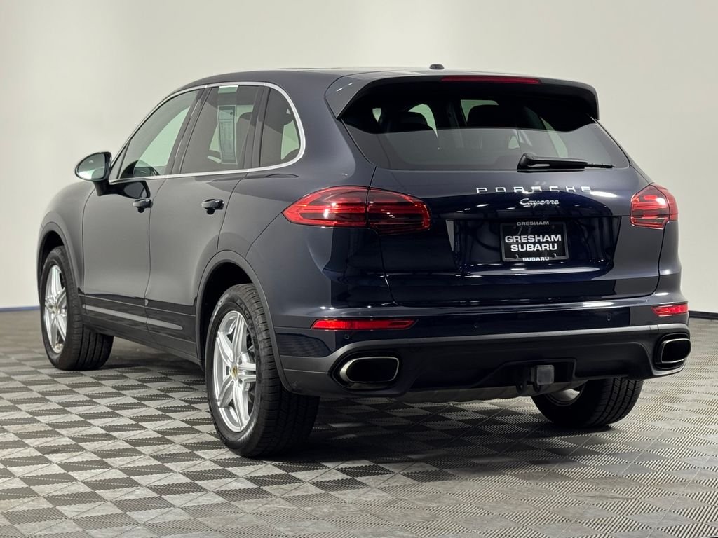 Used 2018 Moonlight Blue Metallic Porsche Base image 4