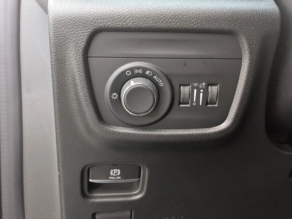 New 2025 White Jeep Laredo image 16