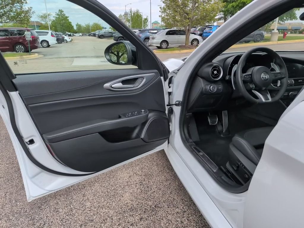 Used 2024 White Alfa Romeo Veloce image 23