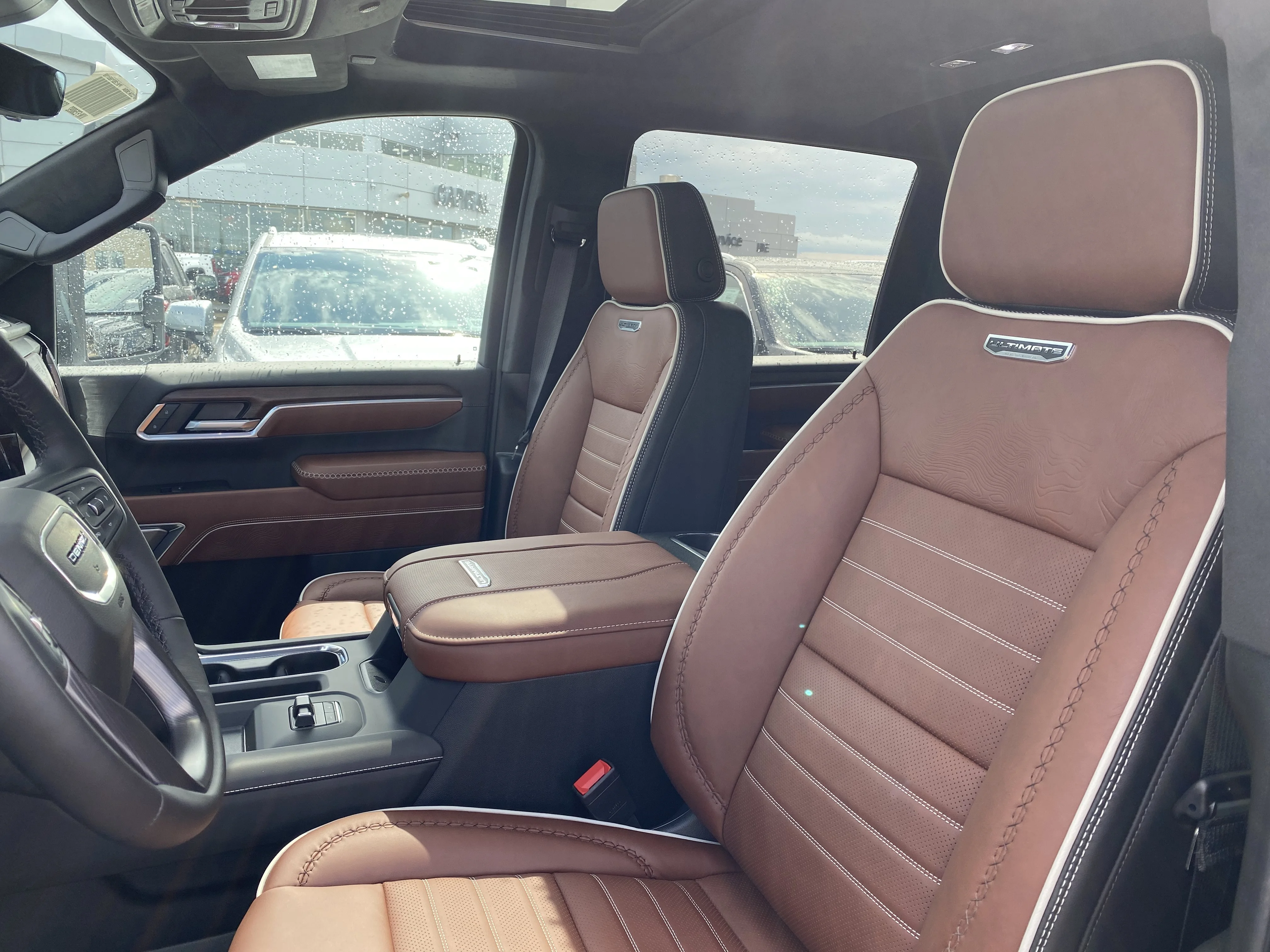 New 2026 GLACIER WHITE TRICOAT GMC Denali Ultimate image 13