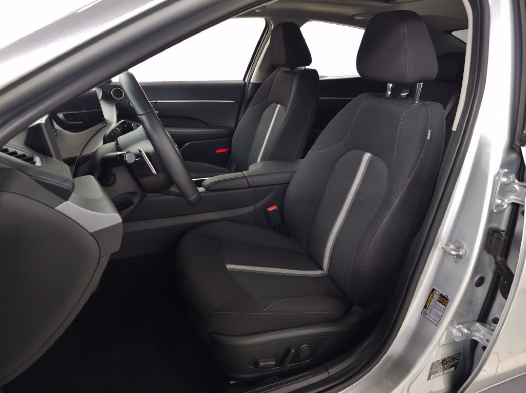 2025 Hyundai Sonata SEL - Photo 17