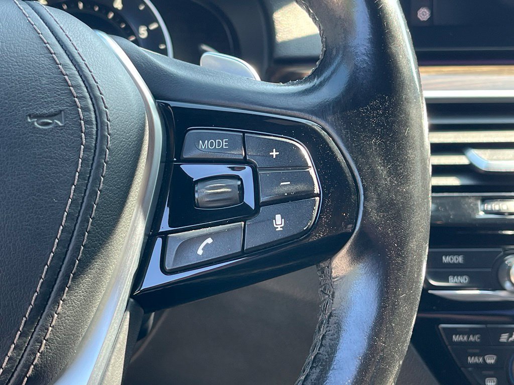 Used 2018 Black BMW 540i xDrive image 37
