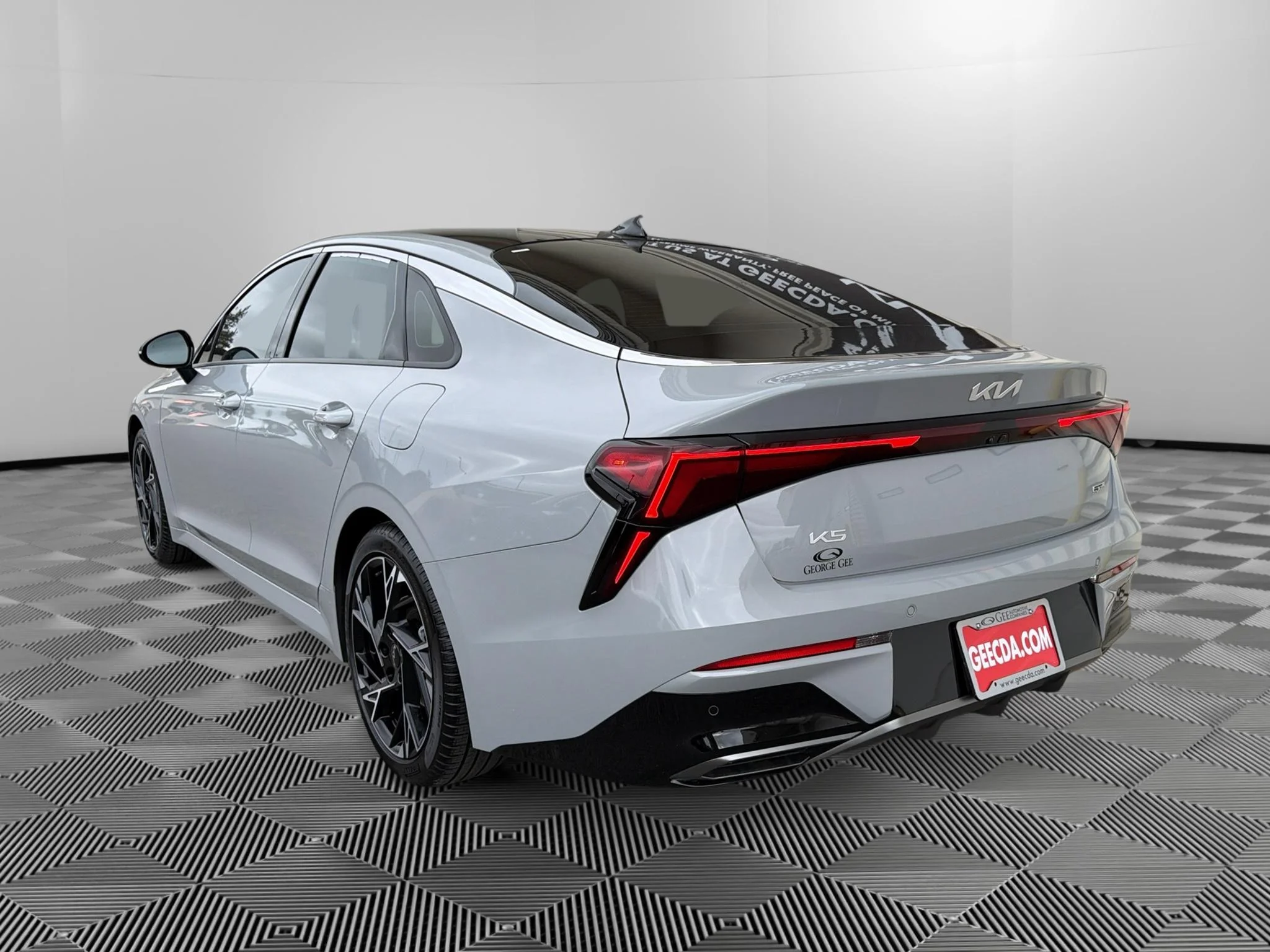 Certified Used 2025 Wolf Gray Kia GT-Line image 7