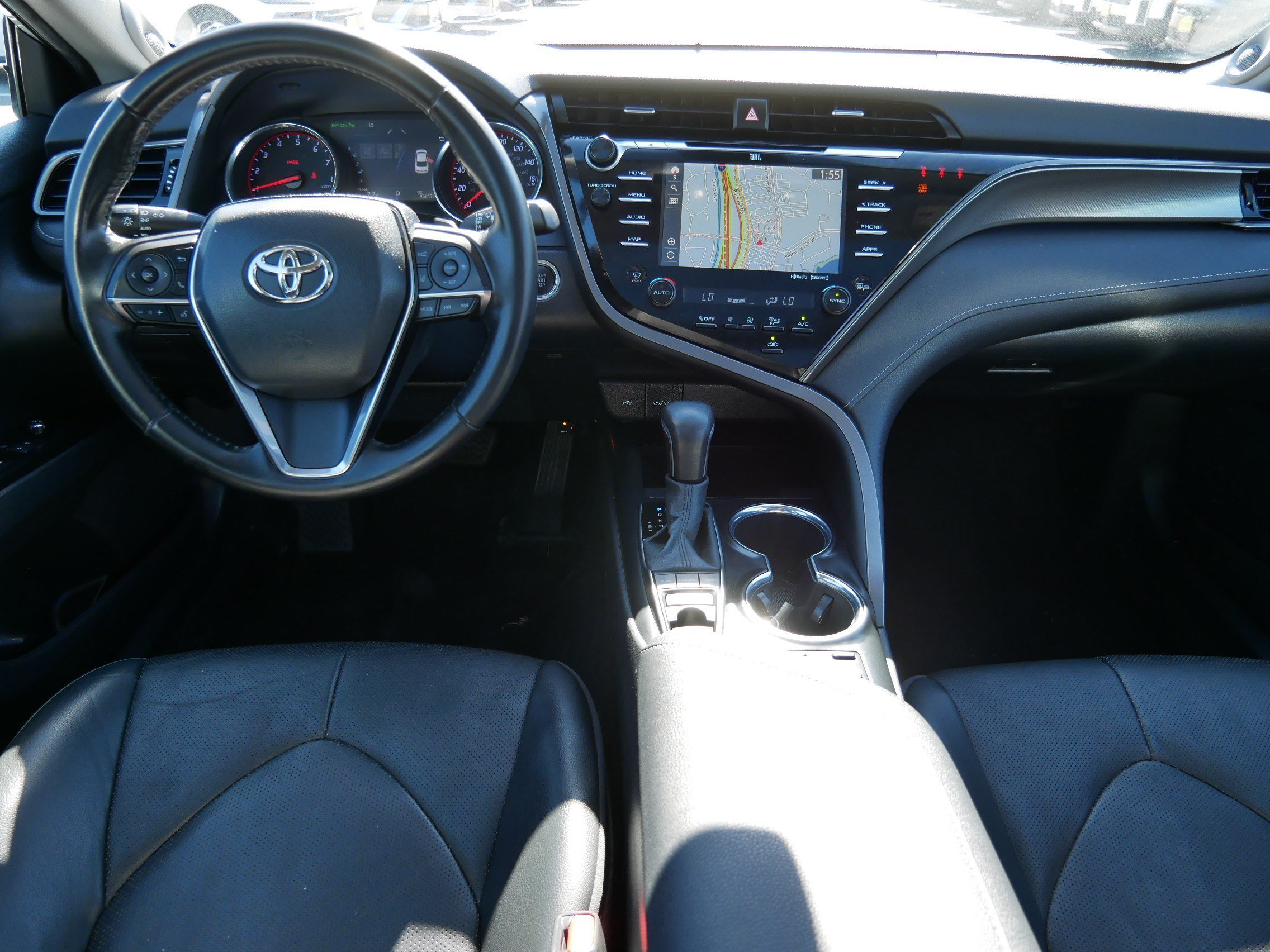 2020 Toyota Camry XSE - Photo 10