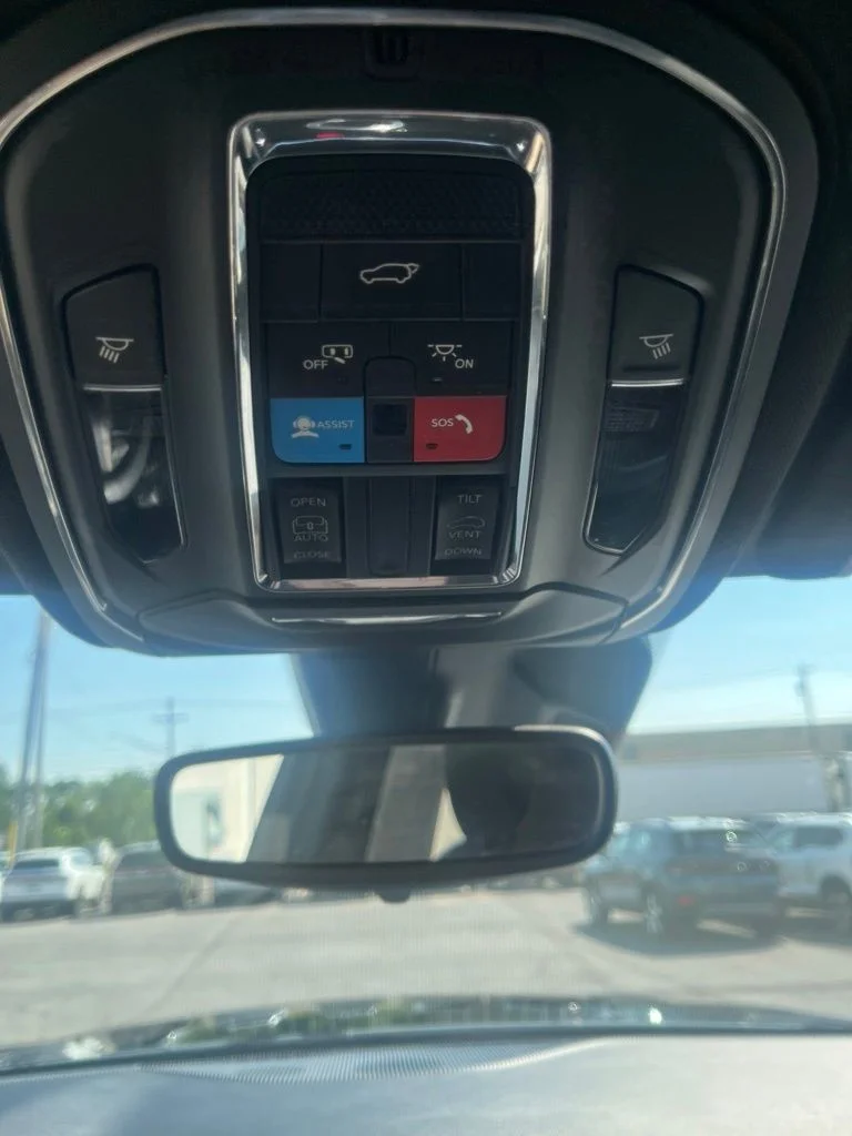 Used 2023 Black Jeep Altitude X image 22
