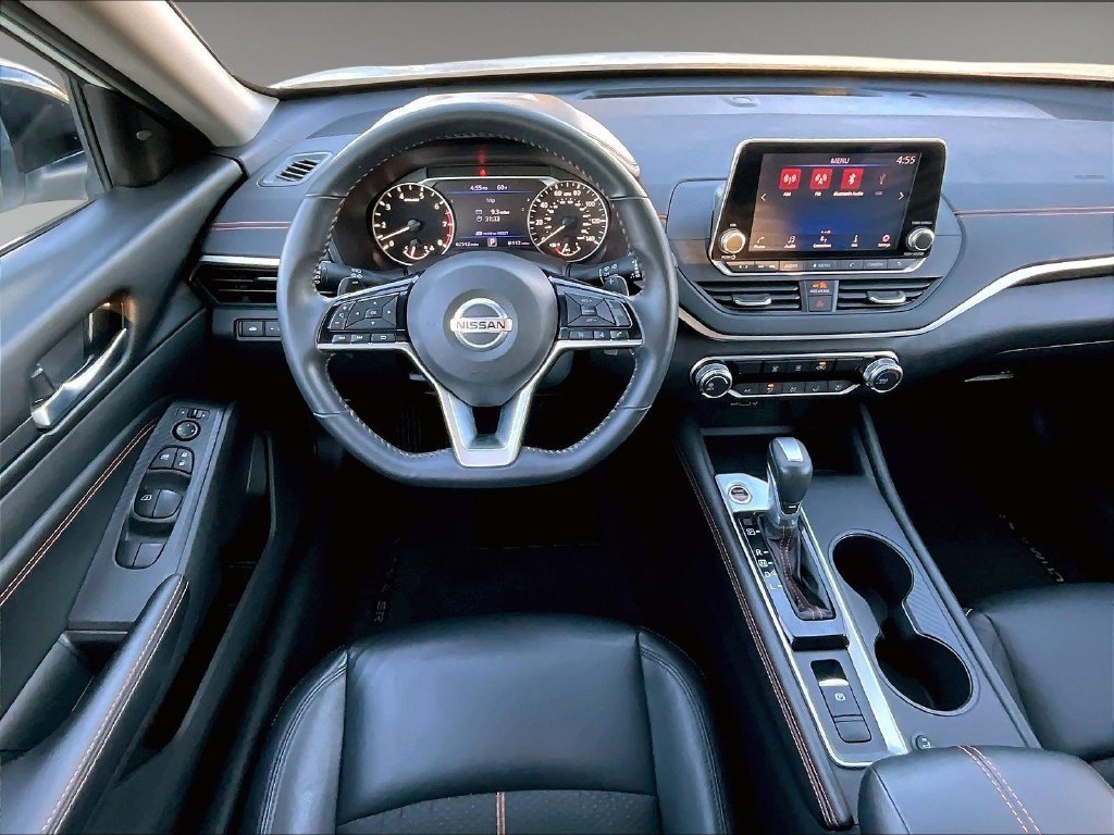 Certified Used 2021 White Nissan 2.5 SR image 17
