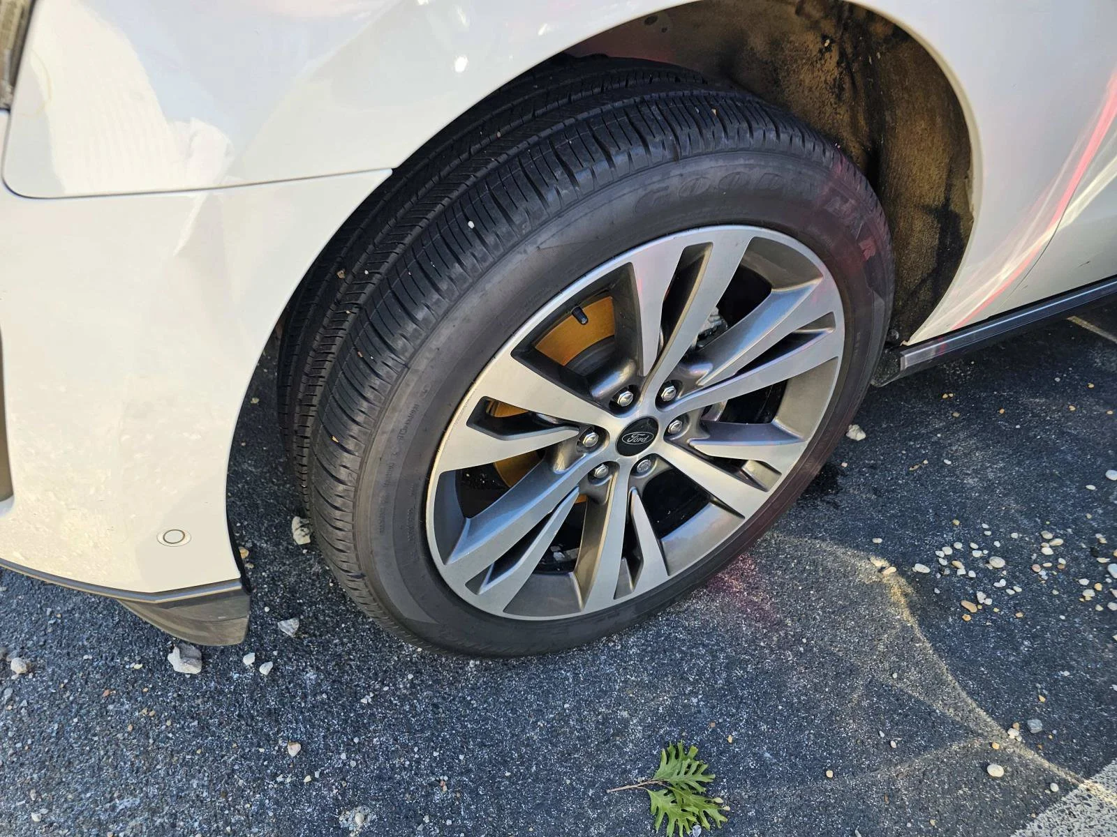 Used 2020 White Ford Limited image 10