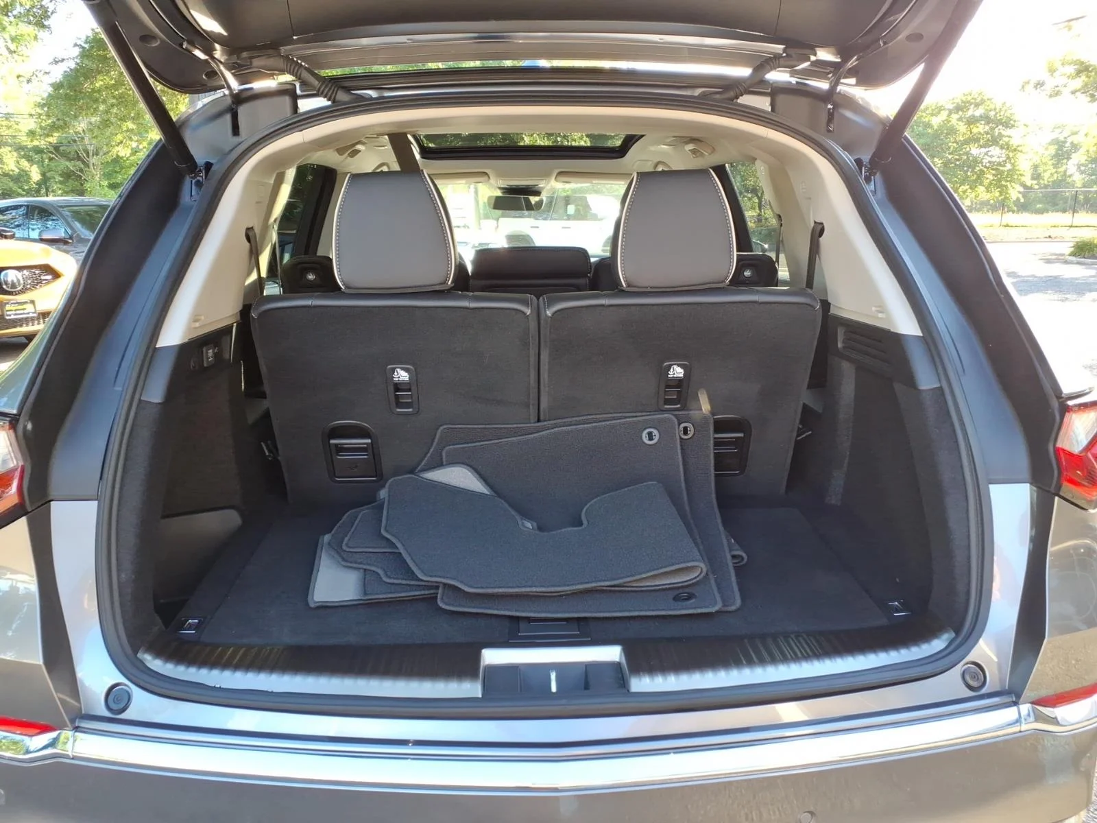 Certified Used 2026 Liquid Carbon Metallic Acura SH-AWD with Advance Package image 16