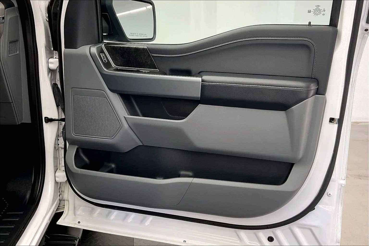 Used 2021 Oxford White Ford XLT image 27