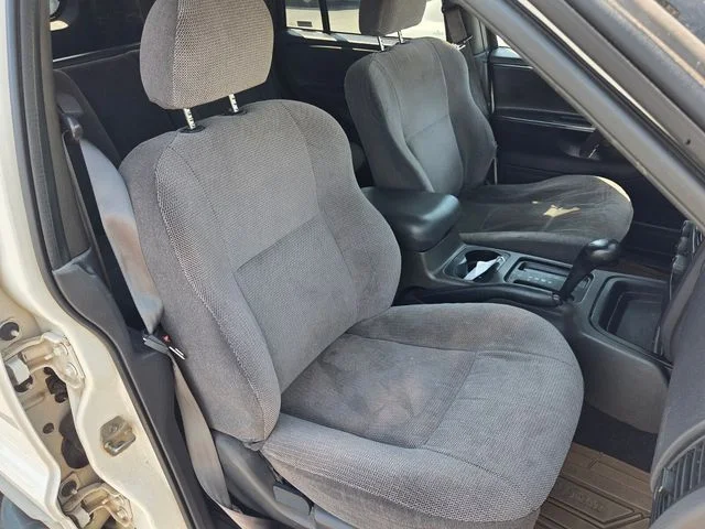Used 1999 White Jeep Laredo image 21