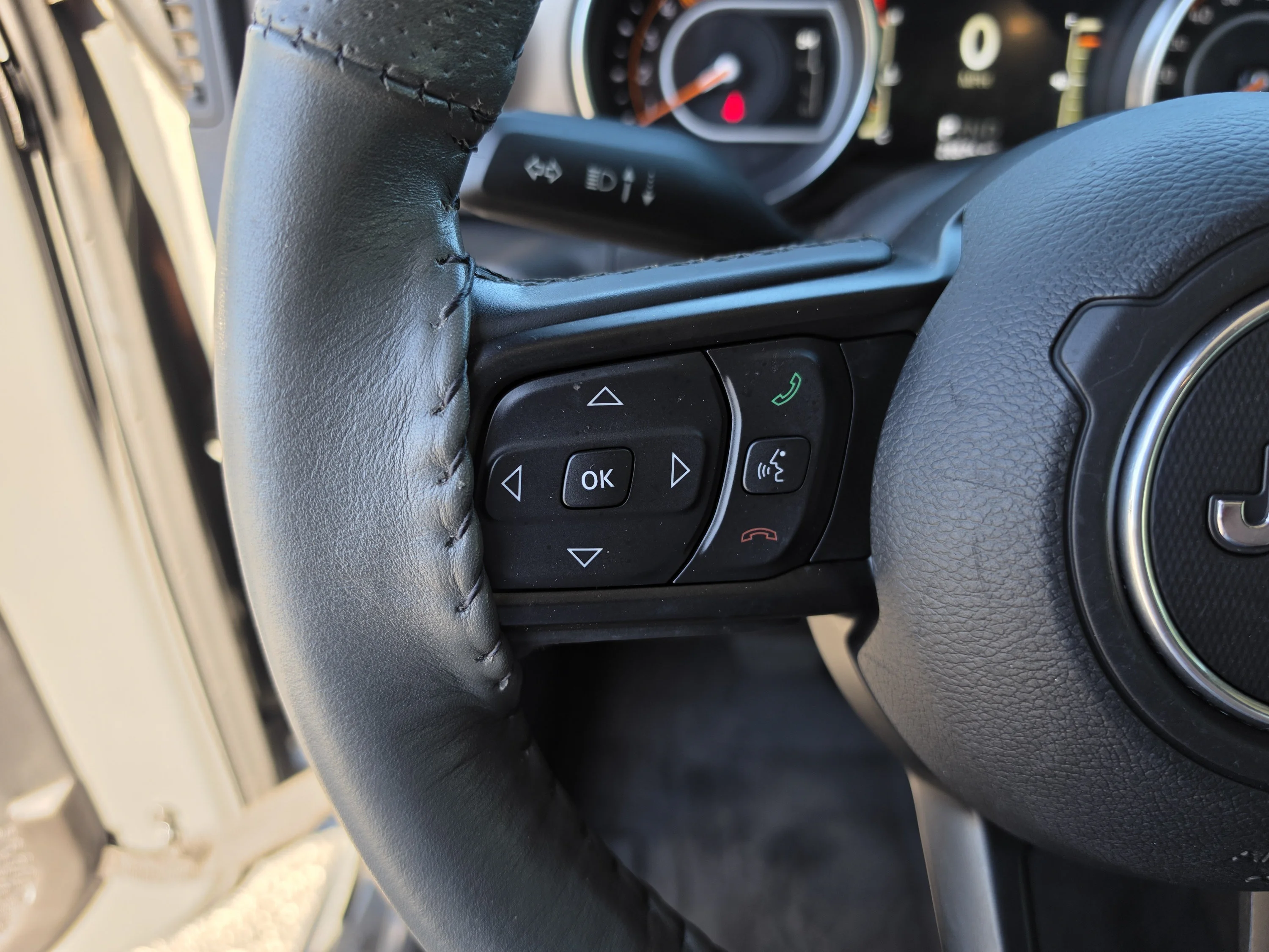 Used 2020 Sting-Gray Clearcoat Jeep Sport S image 34