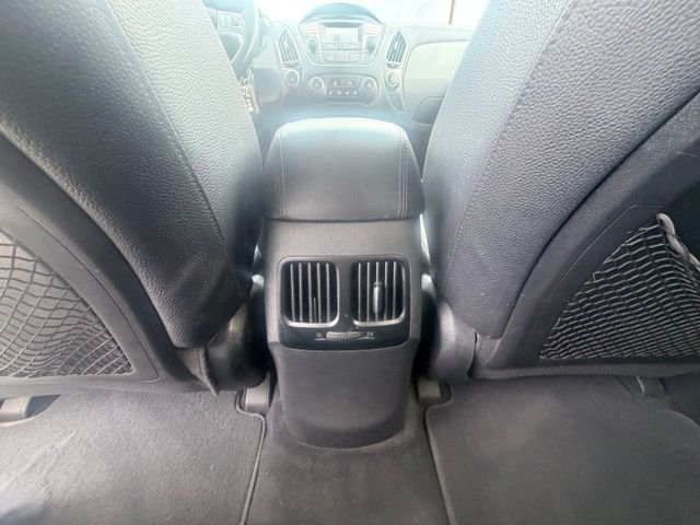 Used 2015 Gray Hyundai SE image 25