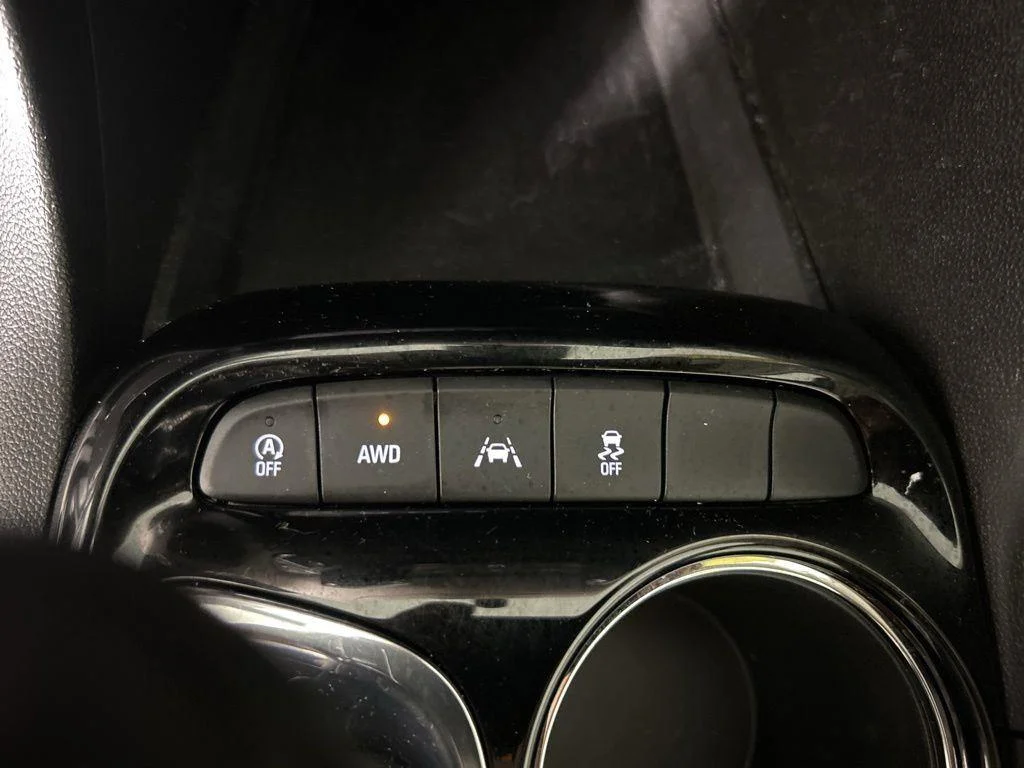 Used 2023 Summit White Buick Preferred image 25
