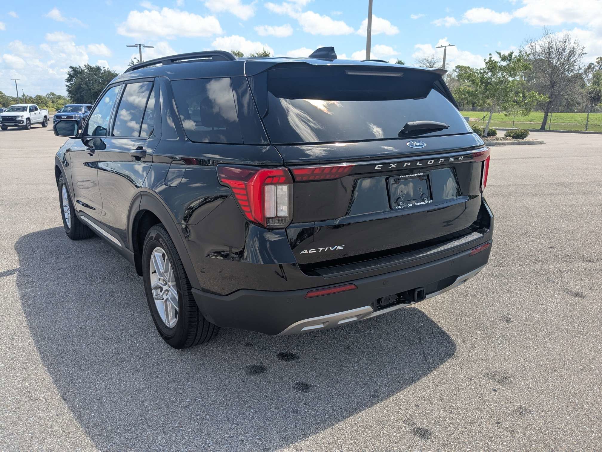 Used 2025 Agate Black Metallic Ford Active image 7