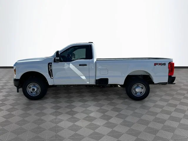 New 2026 Oxford White Ford XL image 3