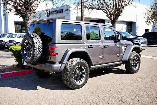 New 2026 Granite Crystal Metallic Clear-Coat Exterior Paint Jeep Rubicon image 9