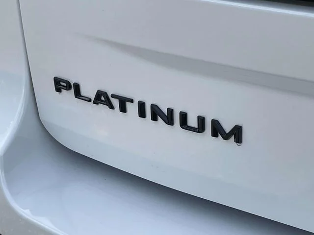 New 2027 Star White Metallic Tri-Coat Ford Platinum image 8
