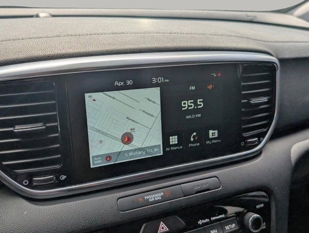 Used 2022 White Kia EX image 33