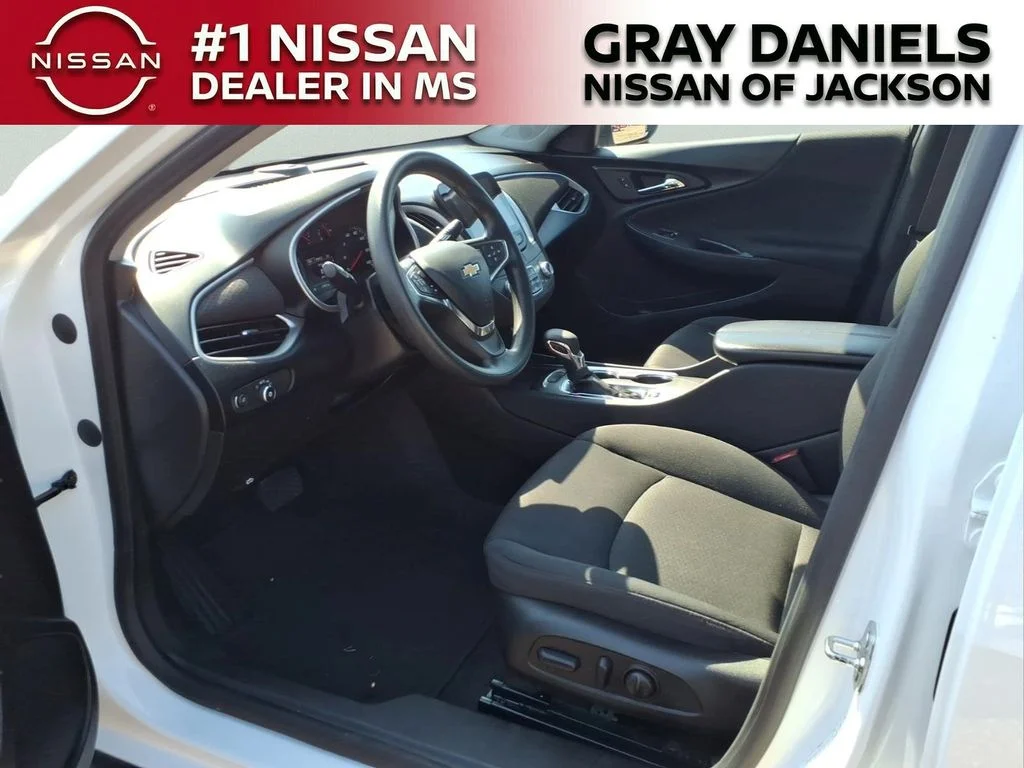 Used 2024 White Chevrolet LT image 24