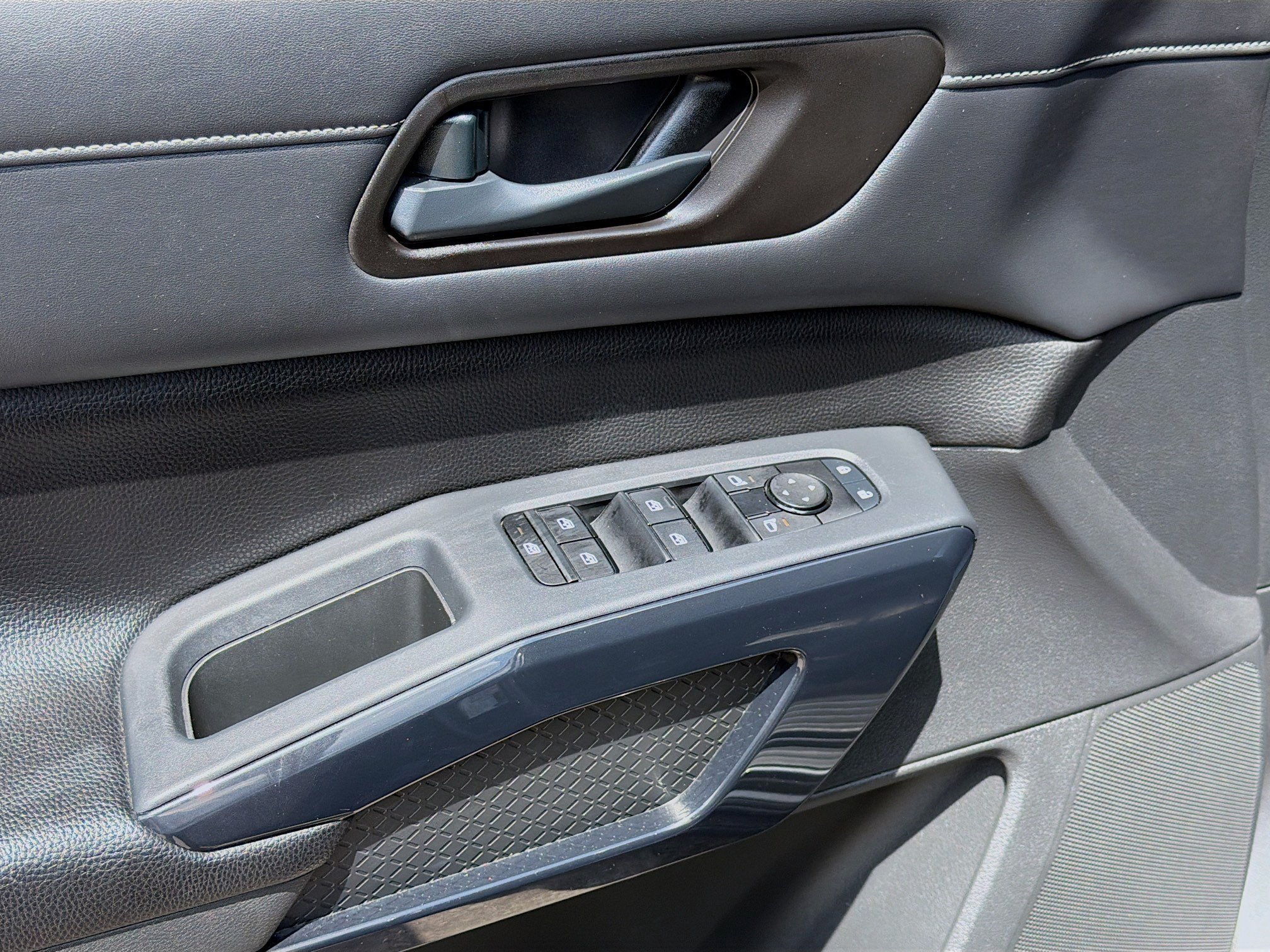 Used 2023 Gun Metallic Nissan S image 22