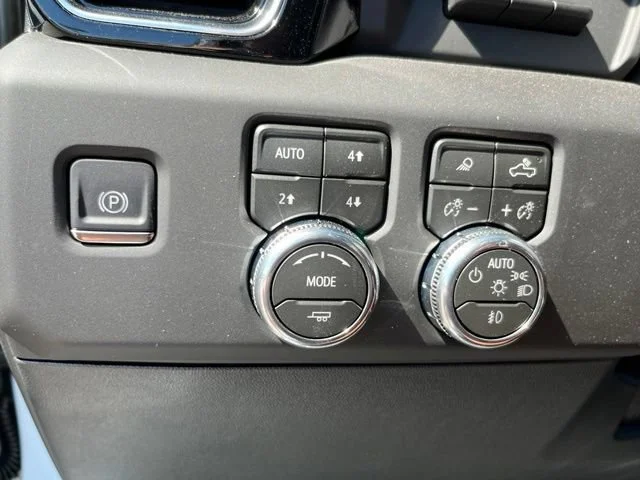 New 2026 Glacier White Tricoat GMC Denali Ultimate image 24