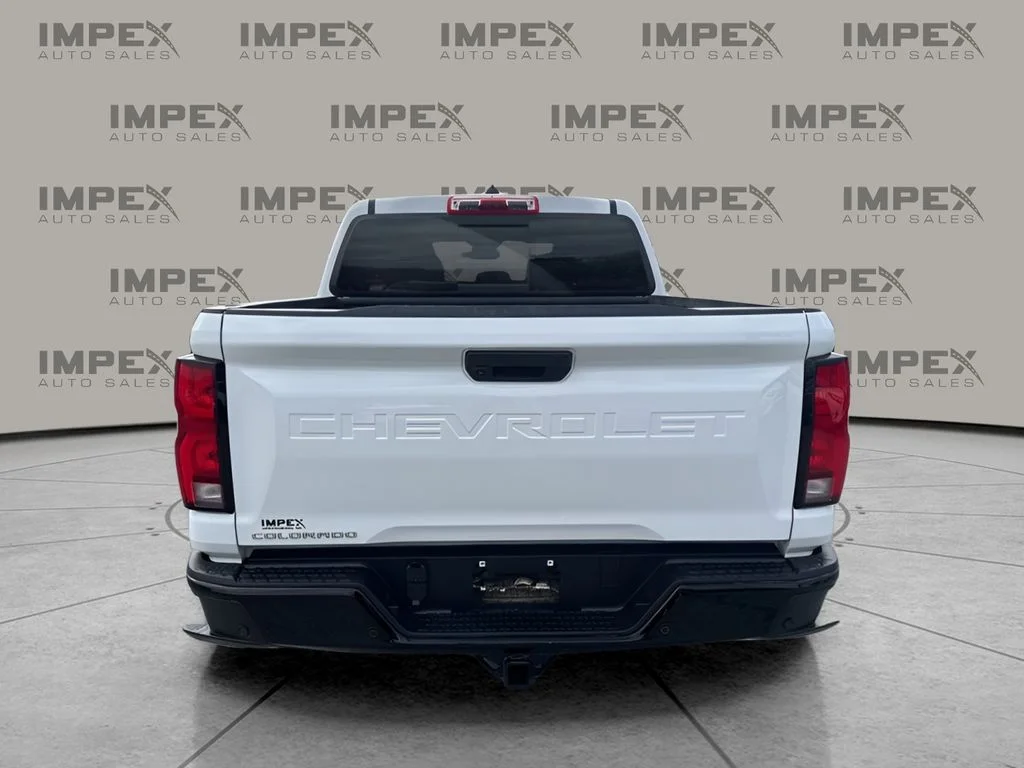 Used 2024 White Chevrolet Z71 image 4