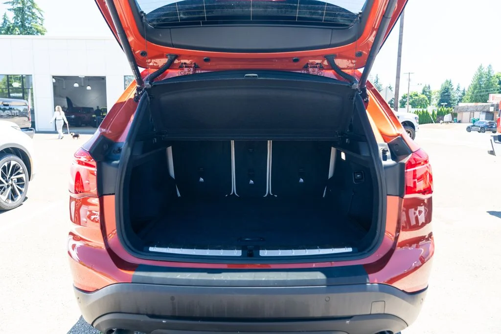 Used 2018 Orange BMW xDrive28i image 7