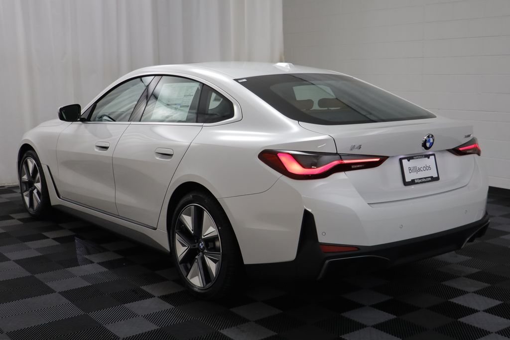 New 2026 Mineral White Metallic BMW xDrive40 image 16
