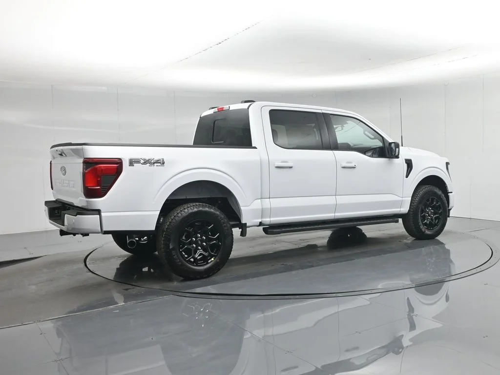 New 2026 Oxford White Ford XLT image 28