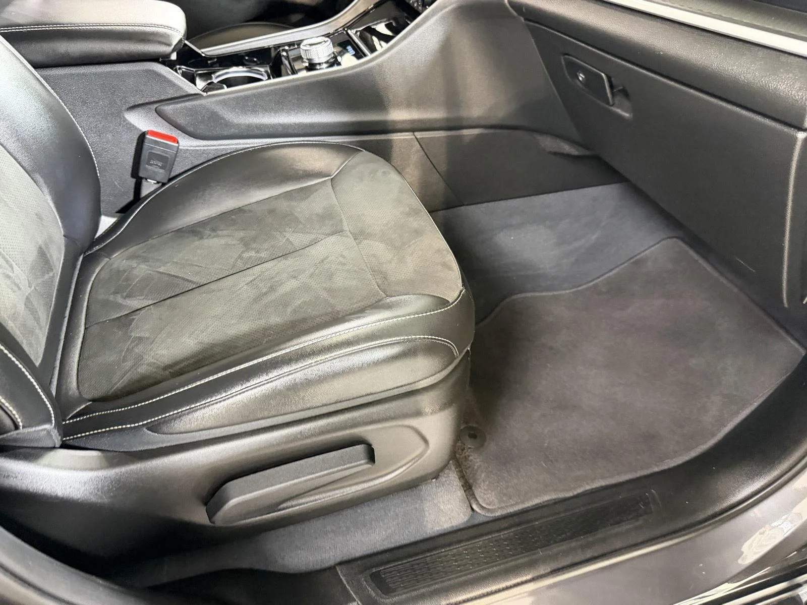 Used 2023 Baltic Gray Metallic Clearcoat Jeep Altitude image 41