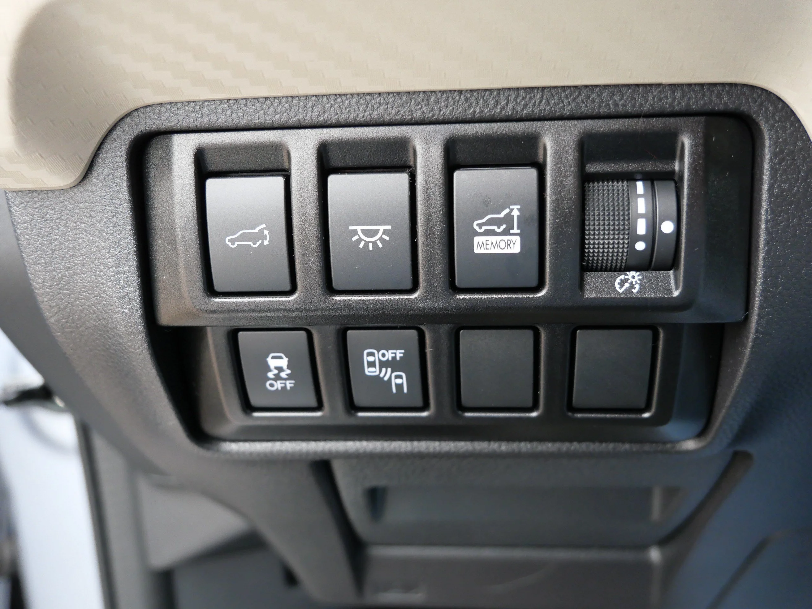 Used 2022 Ice Silver Metallic Subaru Premium image 26