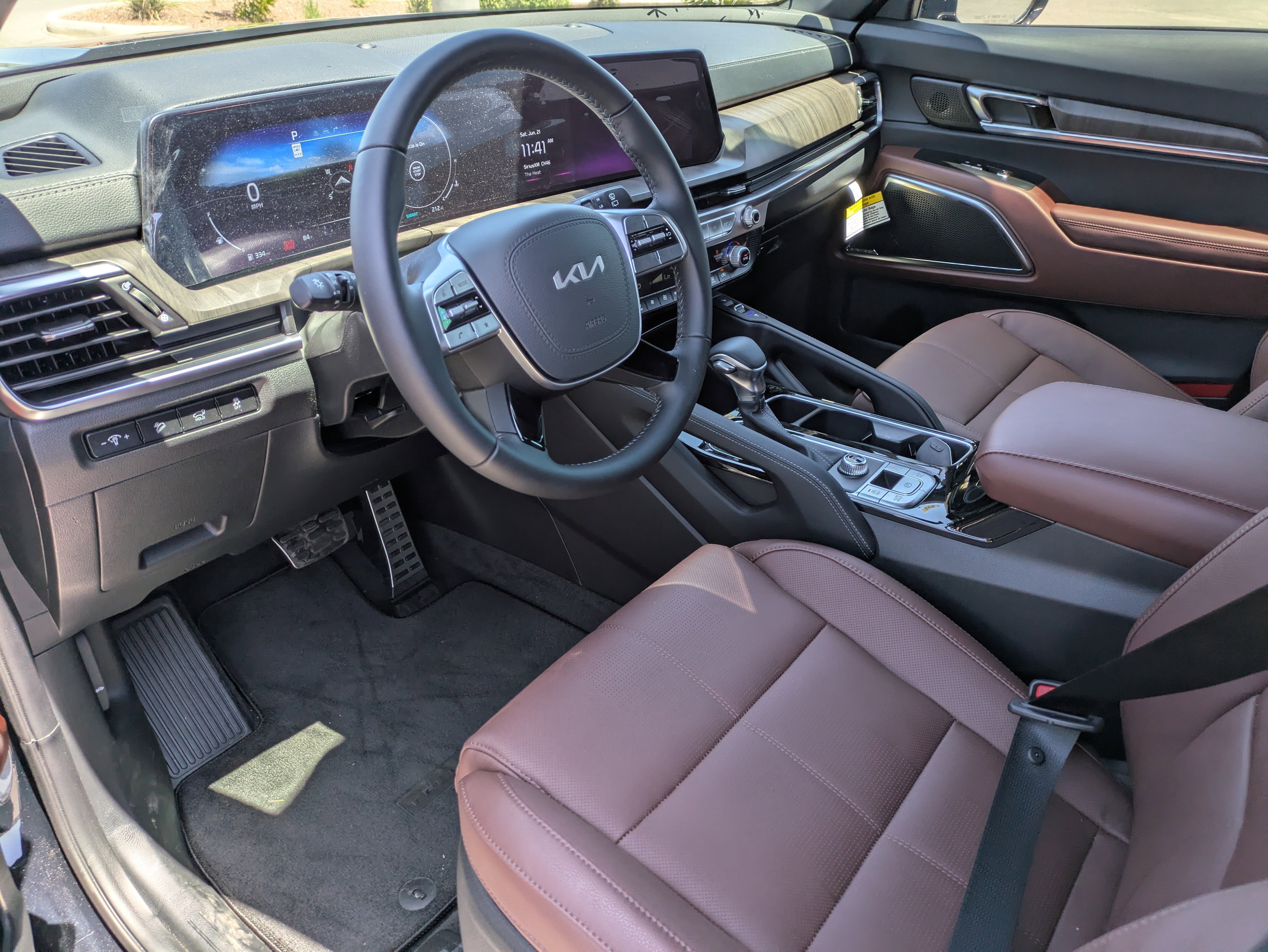 2025 Kia Telluride SX - Photo 25