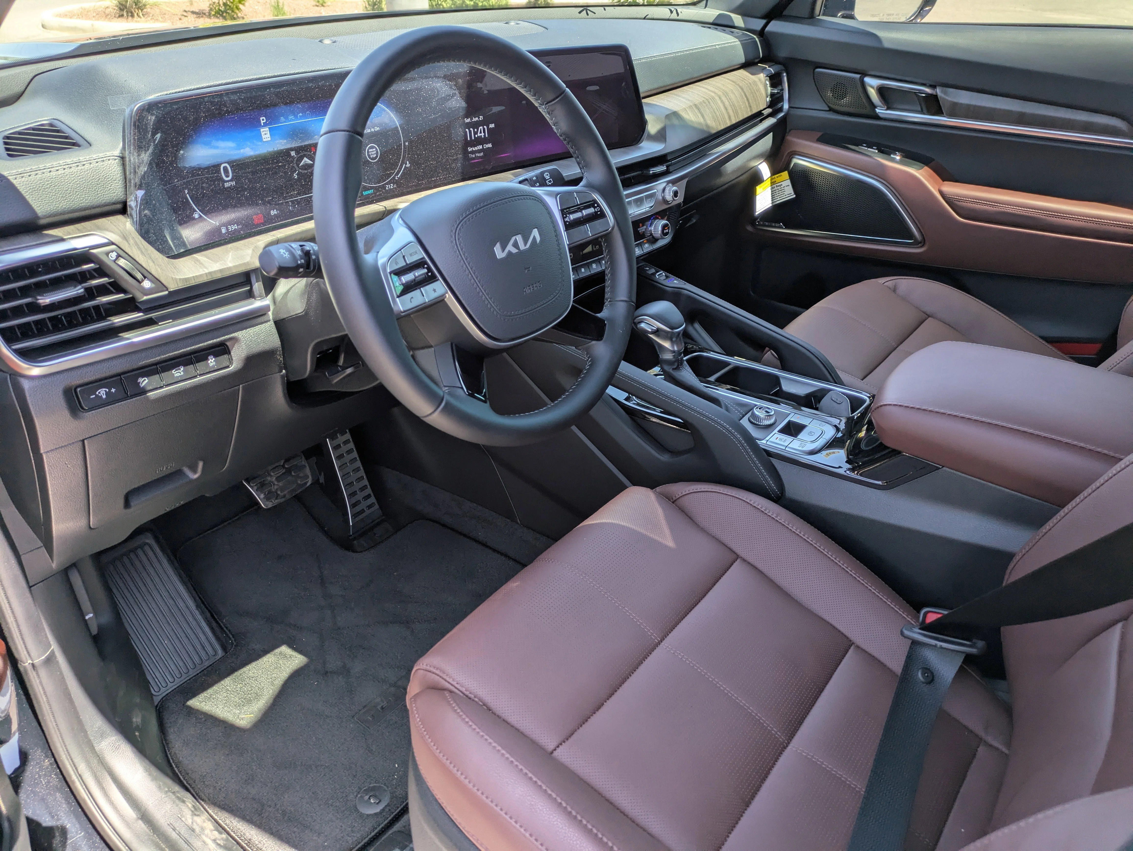 2025 Kia Telluride SX - Photo 25