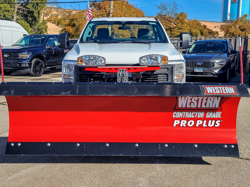 New 2026 Oxford White Ford XL image 4