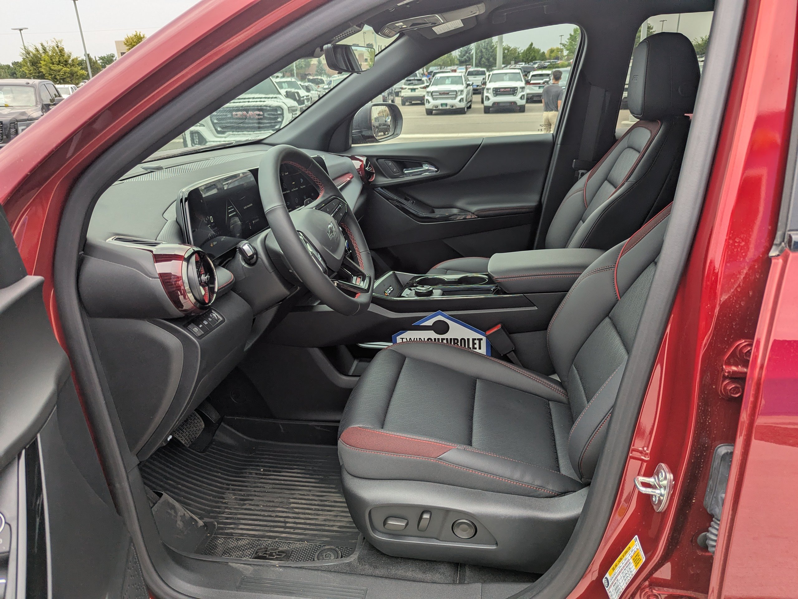 2027 Chevrolet Equinox RS - Photo 12