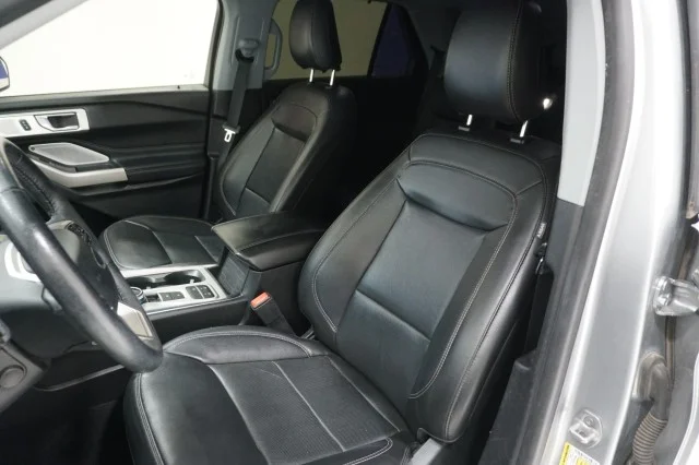 Used 2022 SILVER Ford Limited image 18