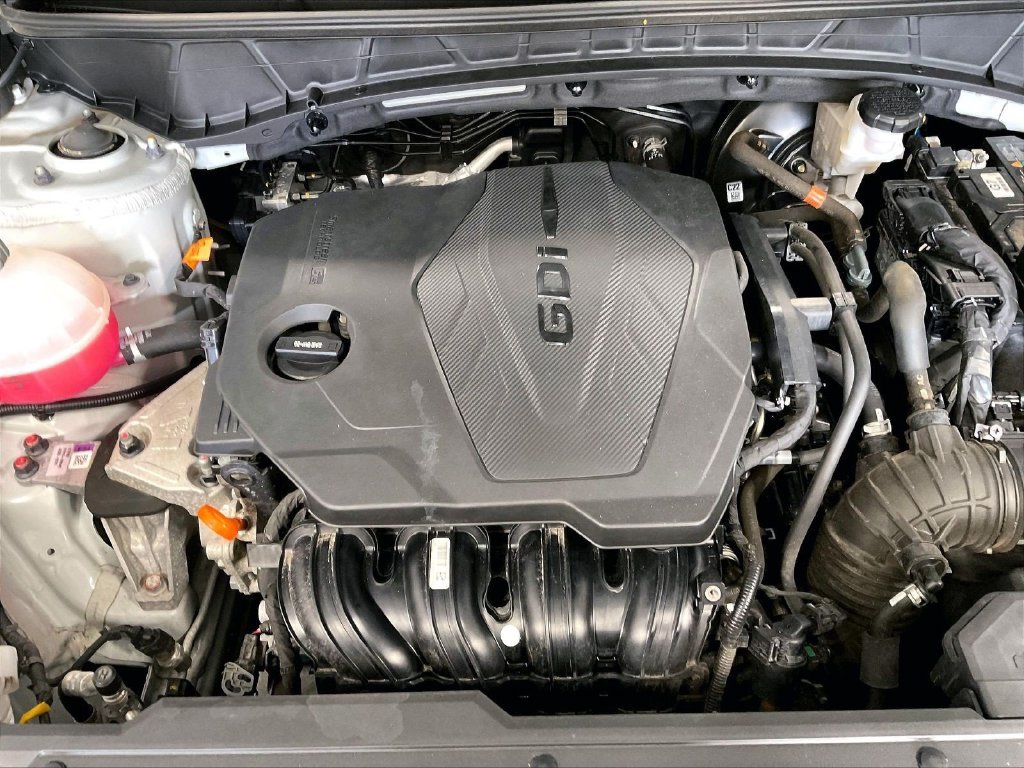 Used 2024 Silver Hyundai SEL image 29