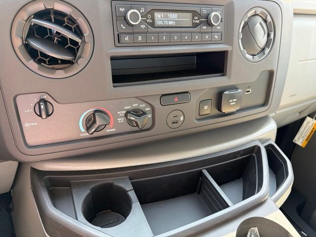 New 2027 Oxford White Ford E-350 SRW image 17
