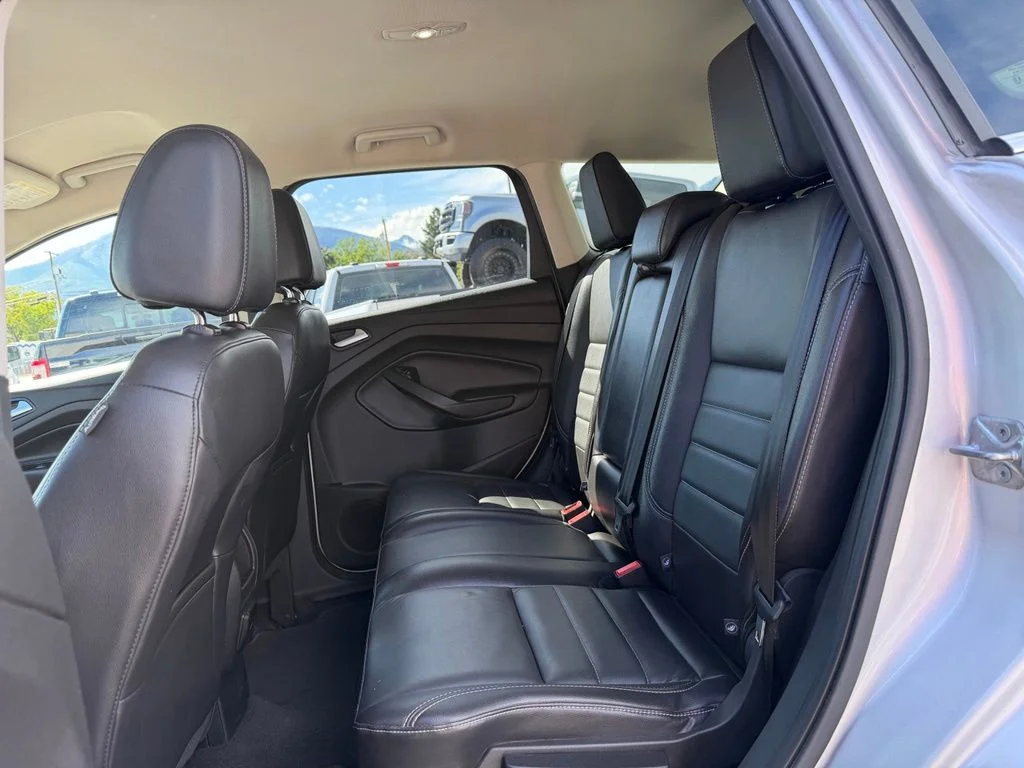 Used 2016 Silver Ford SE image 17