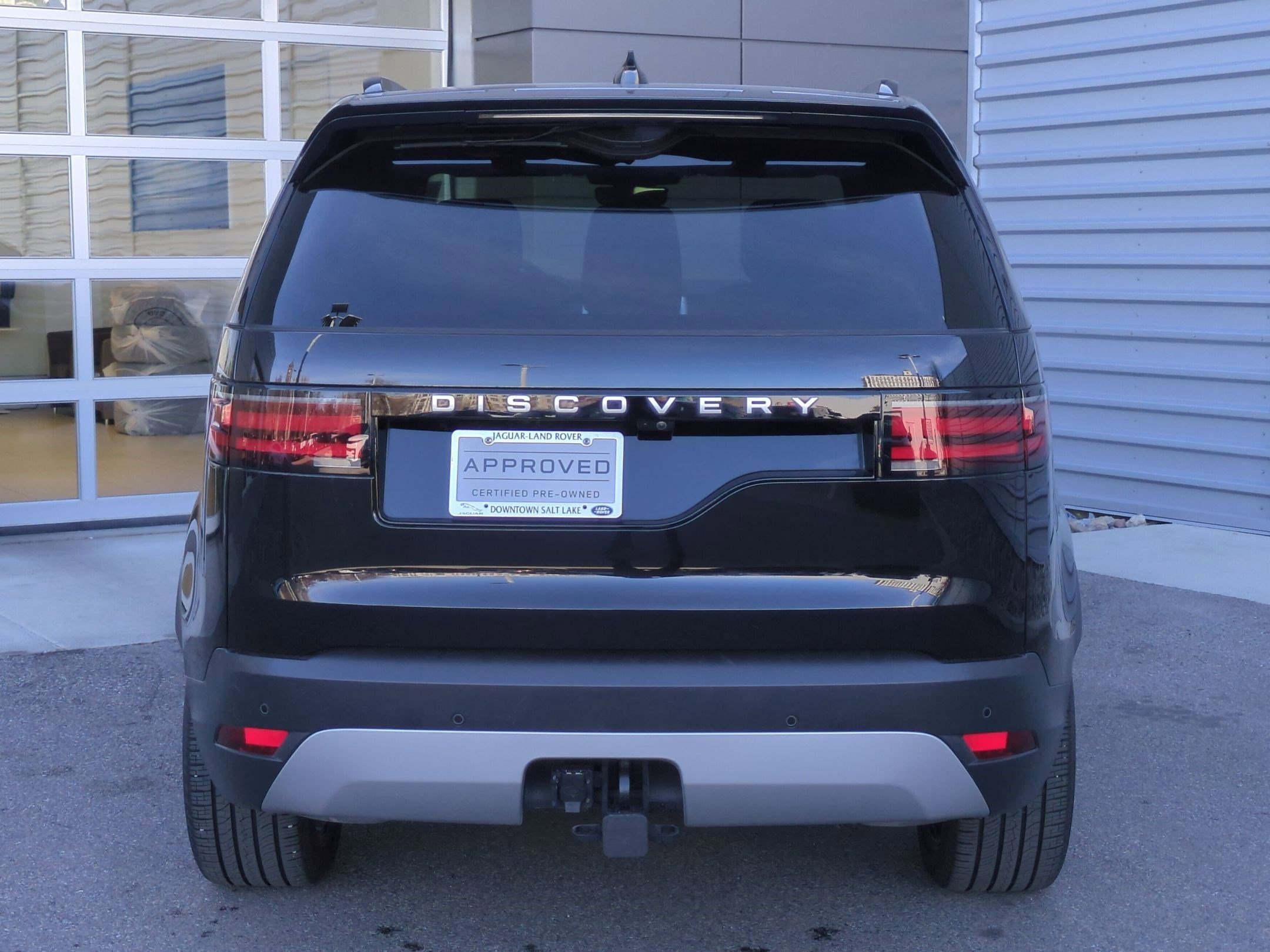 Used 2025 Santorini Black Metallic Land Rover S image 6