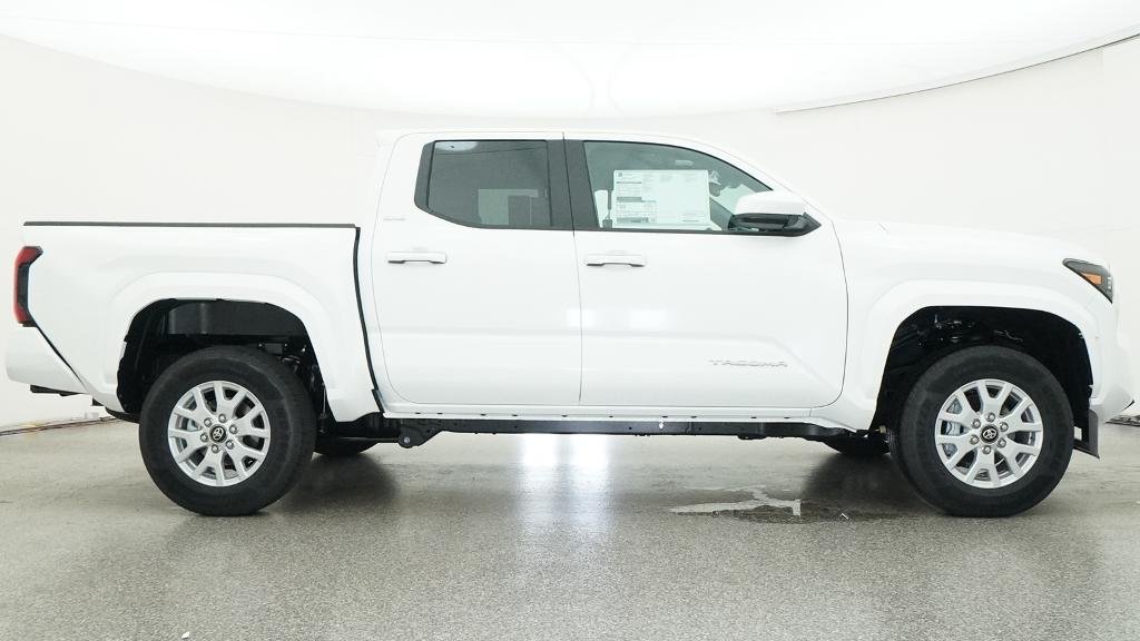 New 2026 Ice Cap Toyota SR5 image 13