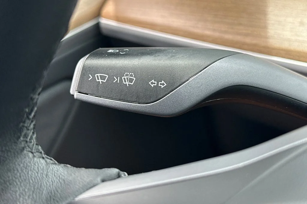 2023 Tesla Model Y Long Range - Photo 31